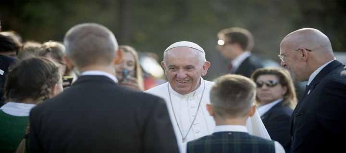 Christians must move with times: Pope